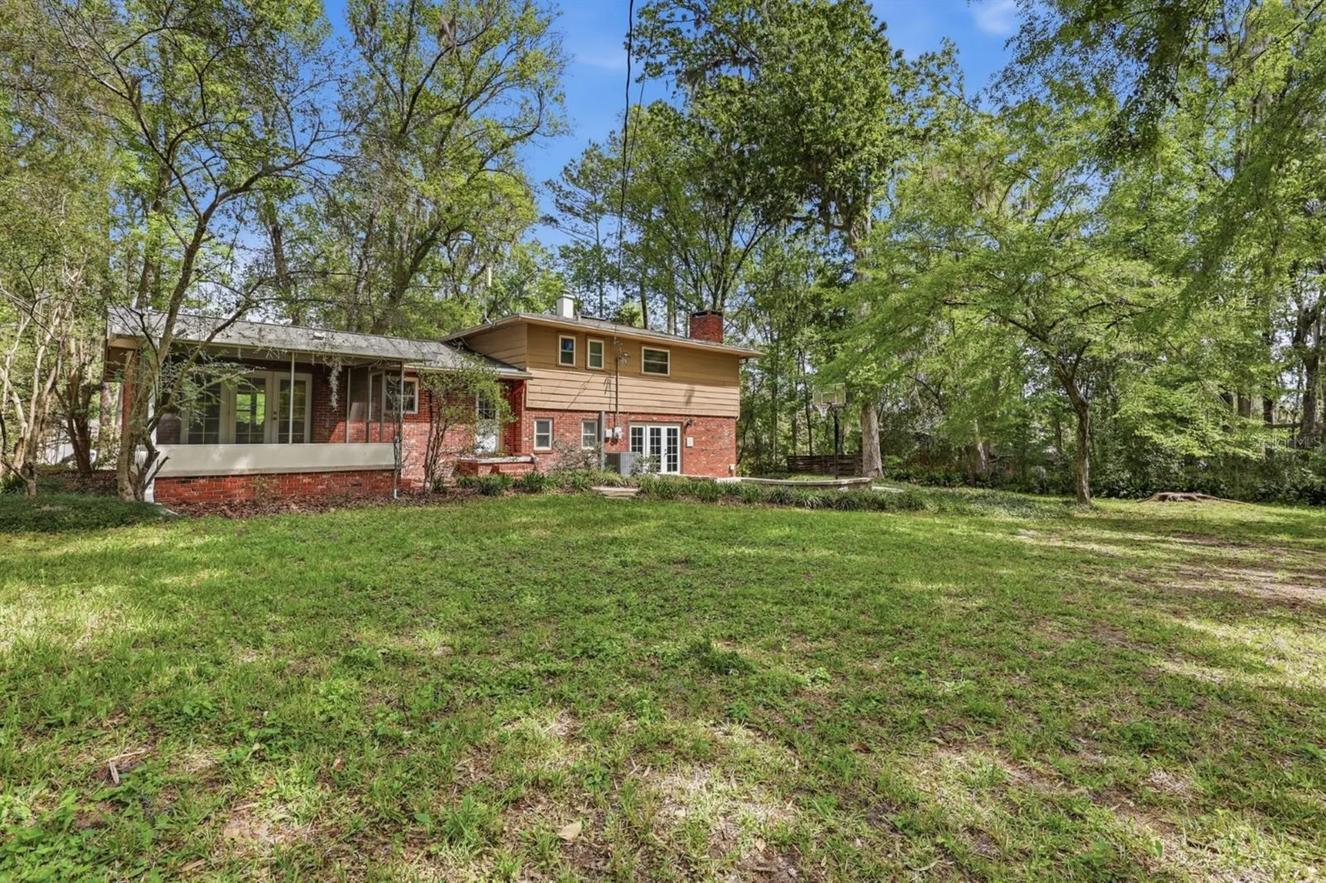 9235 NW 11th Place Gainesville FL 32606