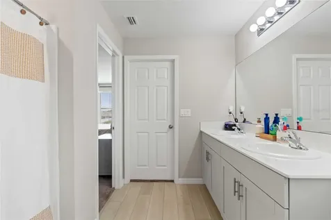 7512 Wallflower Trail Wesley Chapel FL 33545