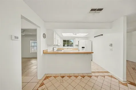 5033 Loyola Lane Orlando FL 32821