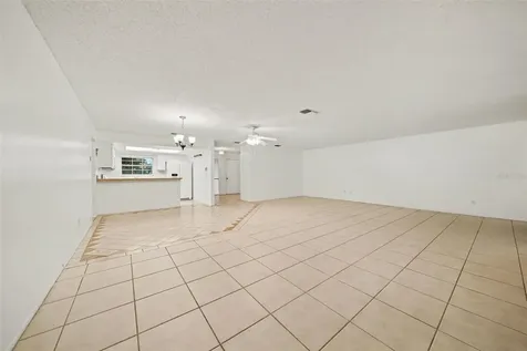 5033 Loyola Lane Orlando FL 32821