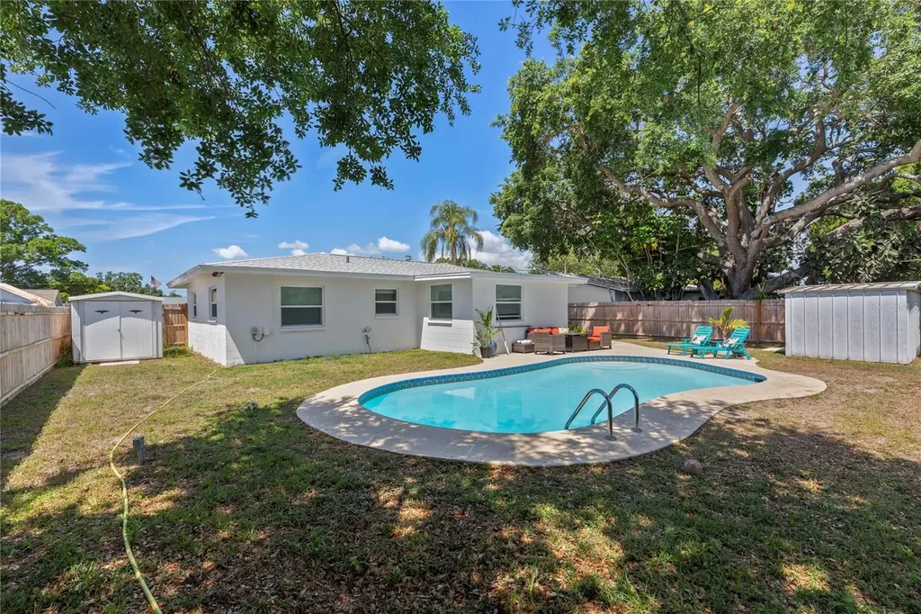 1715 Thomas Drive Clearwater FL 33759