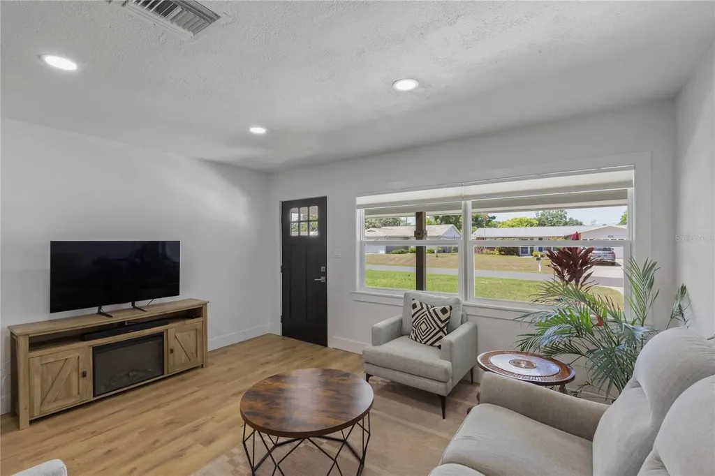 1715 Thomas Drive Clearwater FL 33759