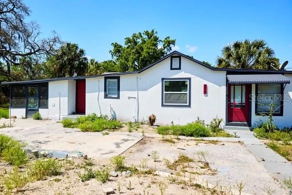 3917 E Hanna Avenue Tampa FL 33610