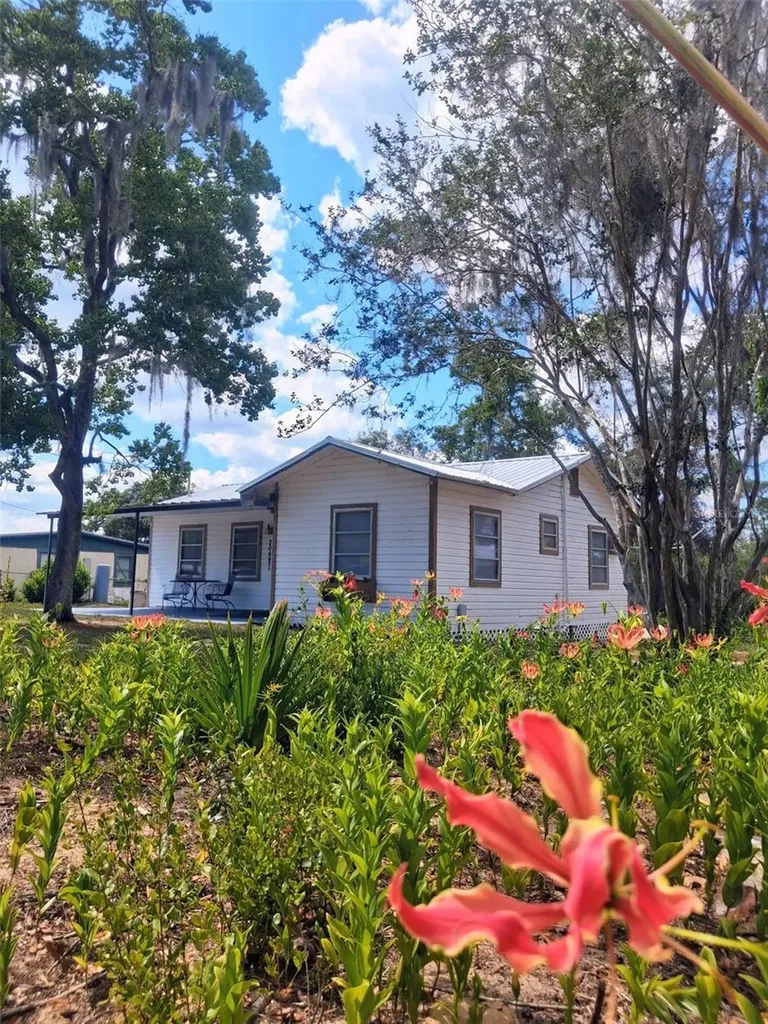 20881 SE 142nd Place Umatilla FL 32784