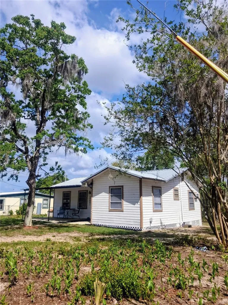 20881 SE 142nd Place Umatilla FL 32784