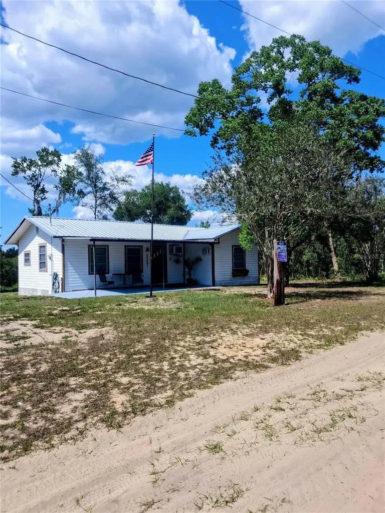 20881 SE 142nd Place Umatilla FL 32784