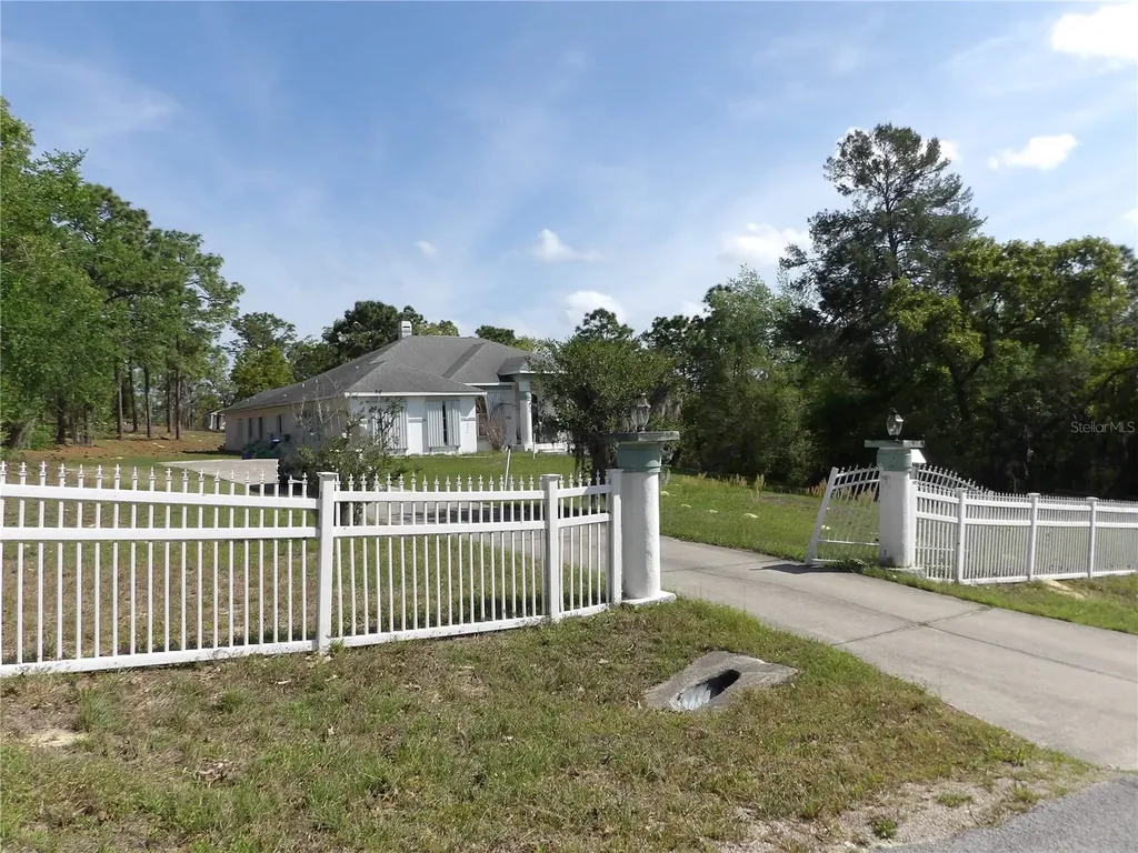 2515 E Hampshire Street Inverness FL 34453