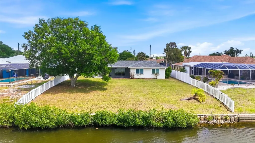 814 Ellicott Circle NW Port Charlotte FL 33952
