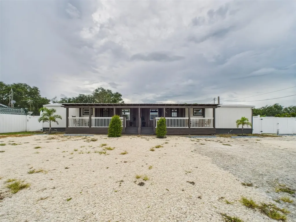 221 1st Street Davenport FL 33837