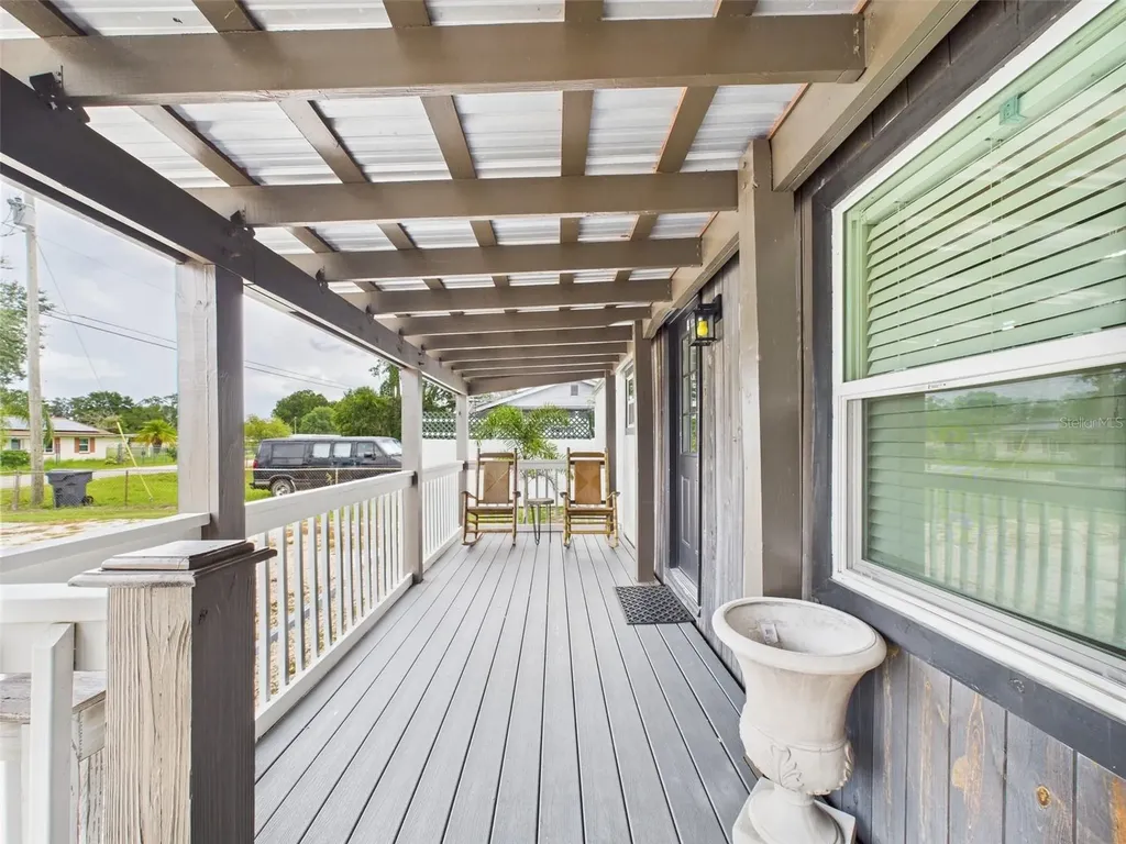 221 1st Street Davenport FL 33837