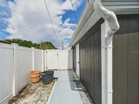 221 1st Street Davenport FL 33837