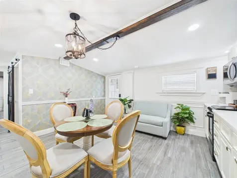 221 1st Street Davenport FL 33837