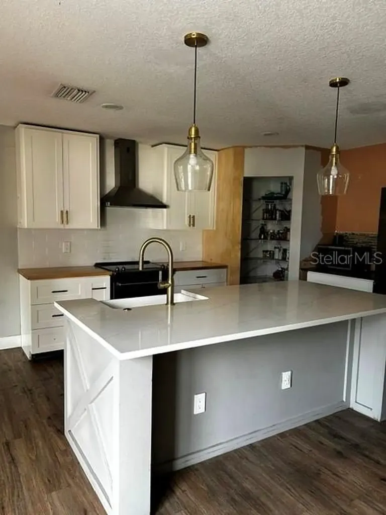 6086 82nd Terrace N Pinellas Park FL 33781