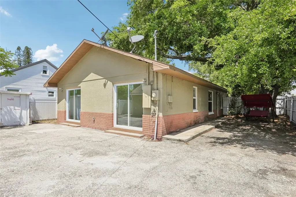 2800 13th Avenue N St Petersburg FL 33713