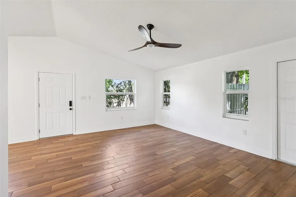 2800 13th Avenue N St Petersburg FL 33713