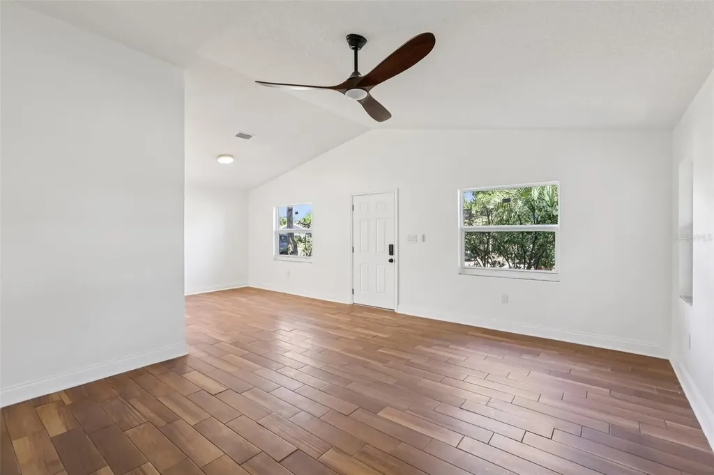 2800 13th Avenue N St Petersburg FL 33713