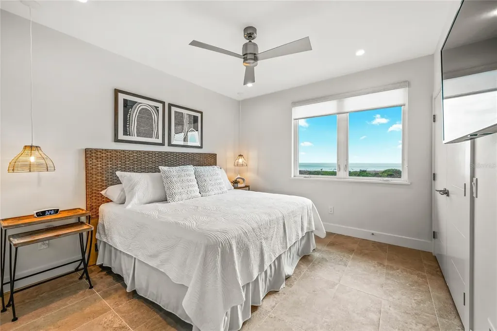 329 Beach Road Sarasota FL 34242