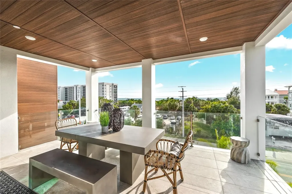 329 Beach Road Sarasota FL 34242