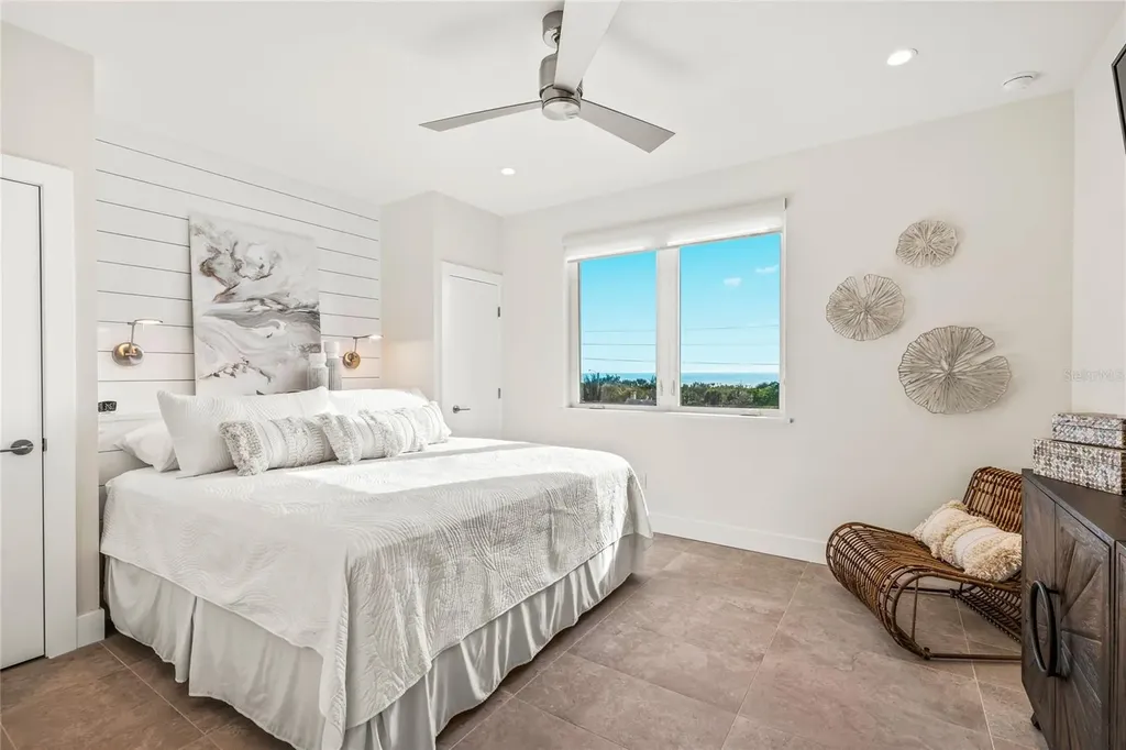 329 Beach Road Sarasota FL 34242
