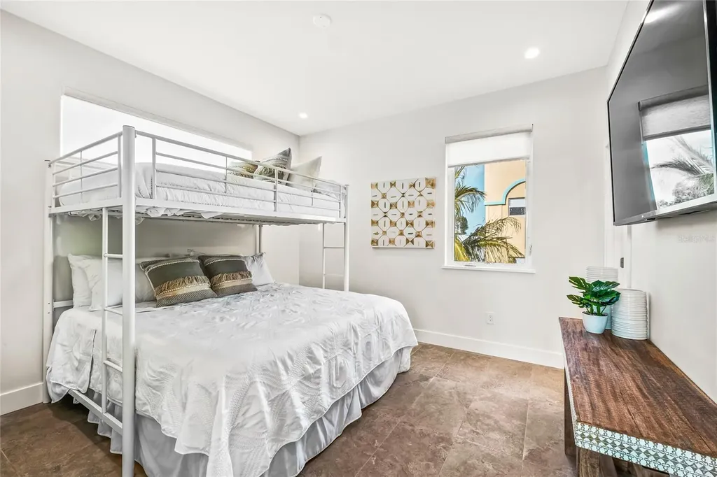 329 Beach Road Sarasota FL 34242