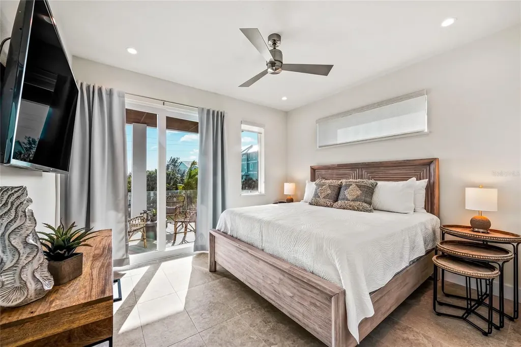 329 Beach Road Sarasota FL 34242