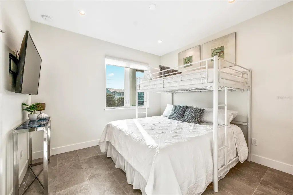329 Beach Road Sarasota FL 34242
