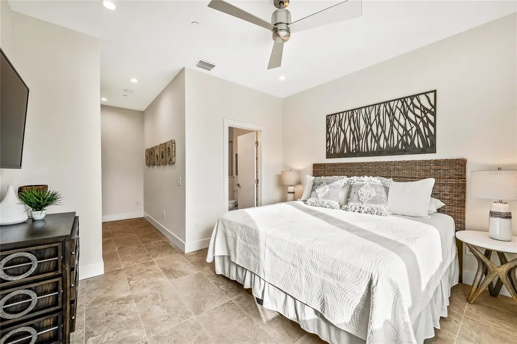 329 Beach Road Sarasota FL 34242