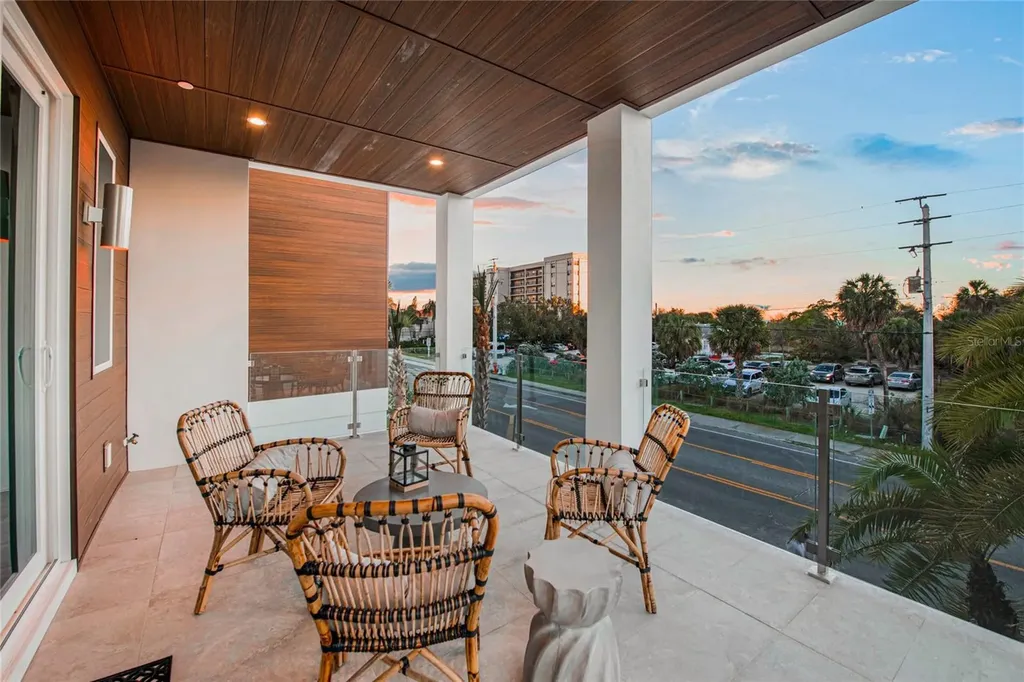 329 Beach Road Sarasota FL 34242