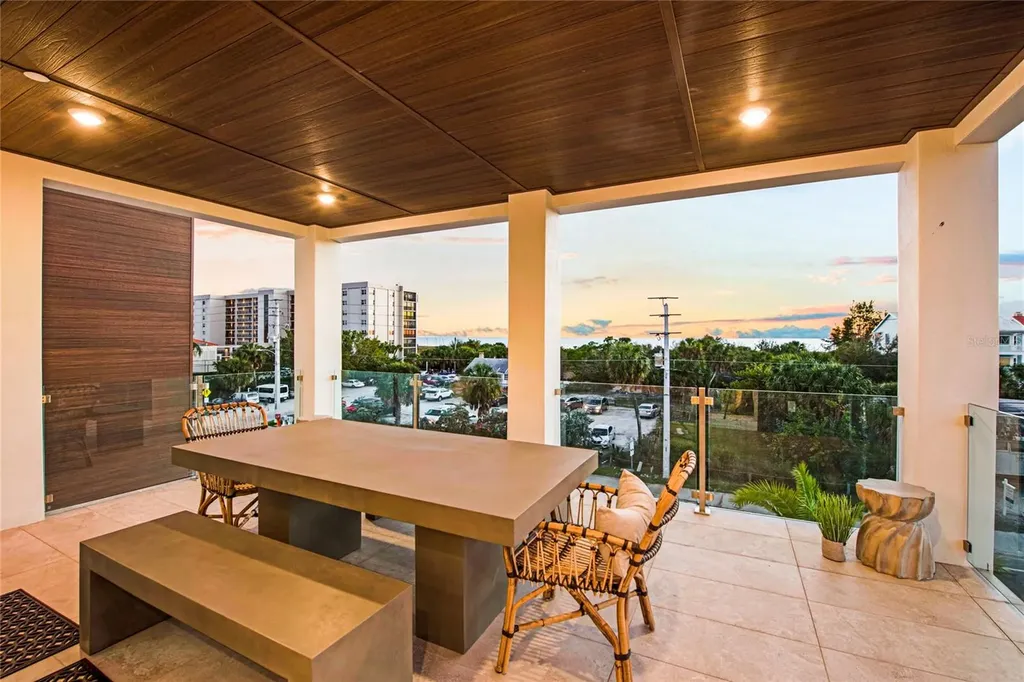 329 Beach Road Sarasota FL 34242
