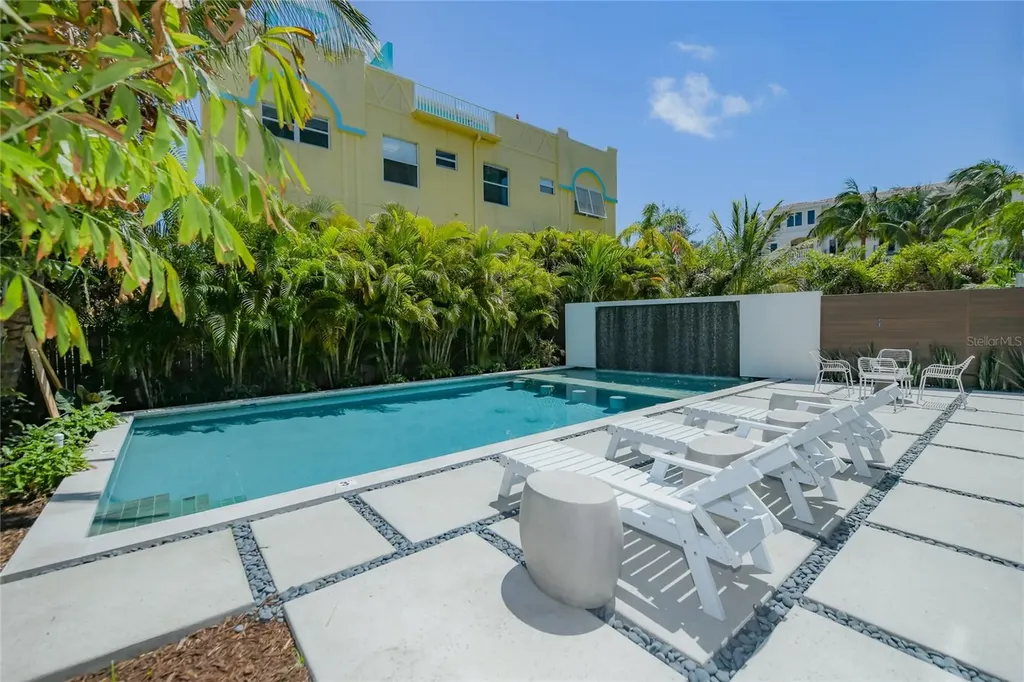 329 Beach Road Sarasota FL 34242