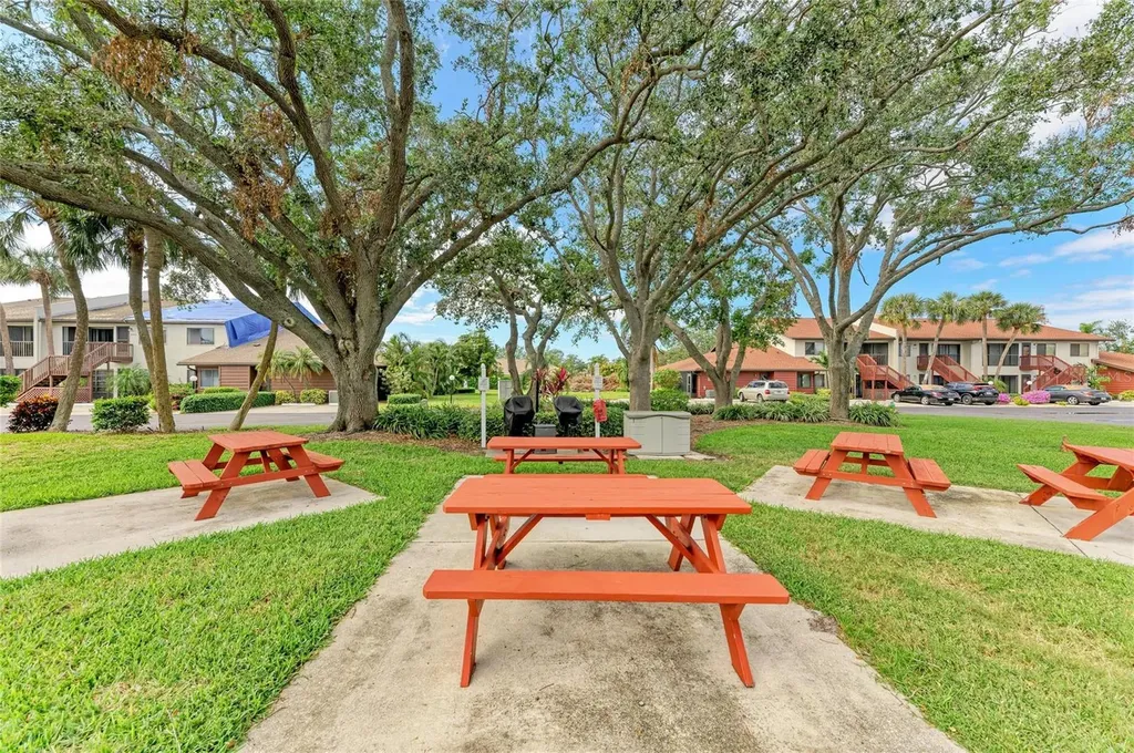 7201 29th Ave Dr W Bradenton FL 34209