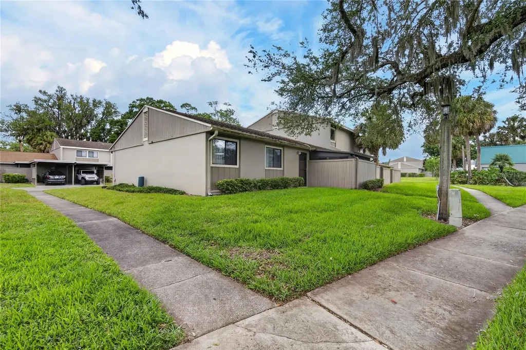 7933 Pine Drive Temple Terrace FL 33637