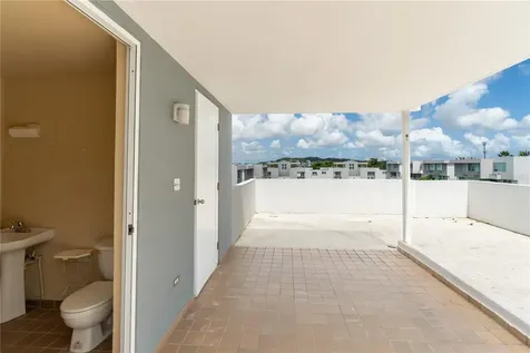 808 El Bosque Guaynabo PR 00971