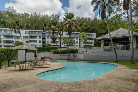 808 El Bosque Guaynabo PR 00971