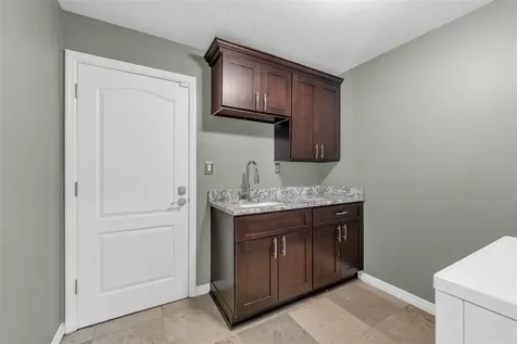 2305 Park Village Place Apopka FL 32712