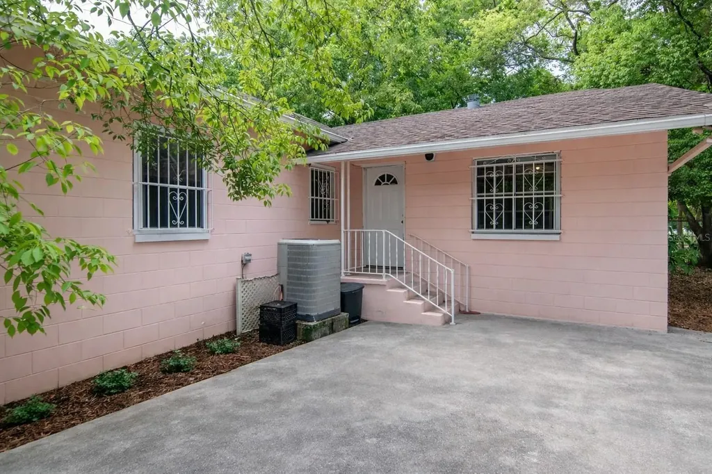 817 W Ohio Avenue Tampa FL 33603