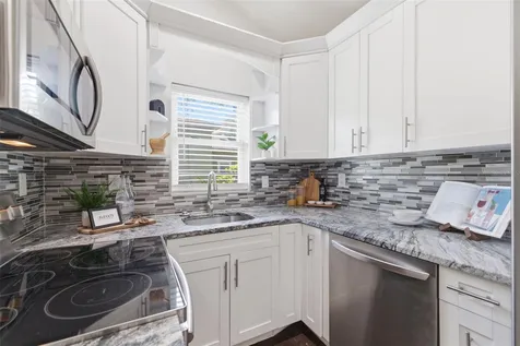 3136 10th Avenue N St Petersburg FL 33713