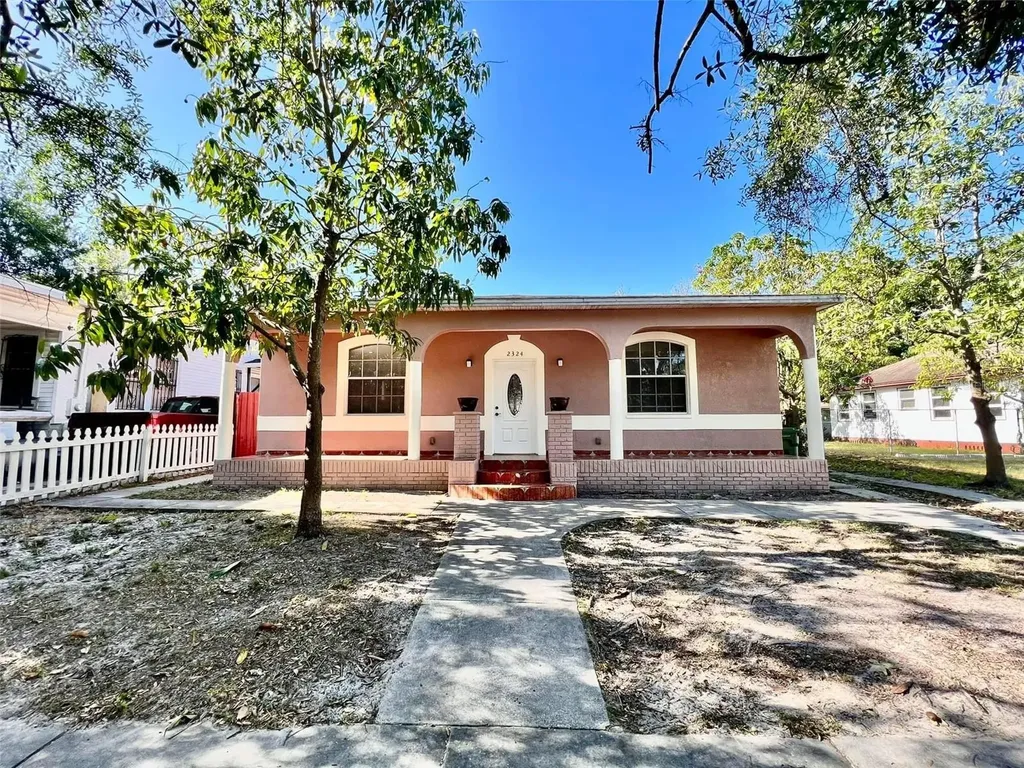2324 W Palmetto Street Tampa FL 33607