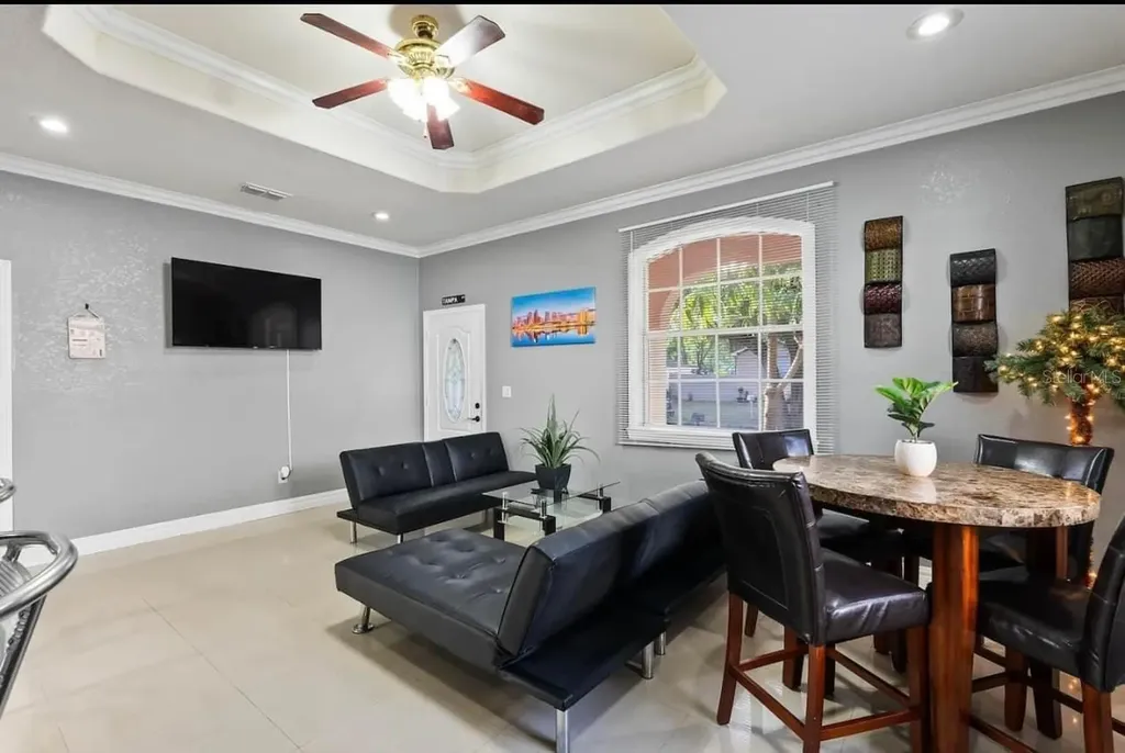 2324 W Palmetto Street Tampa FL 33607