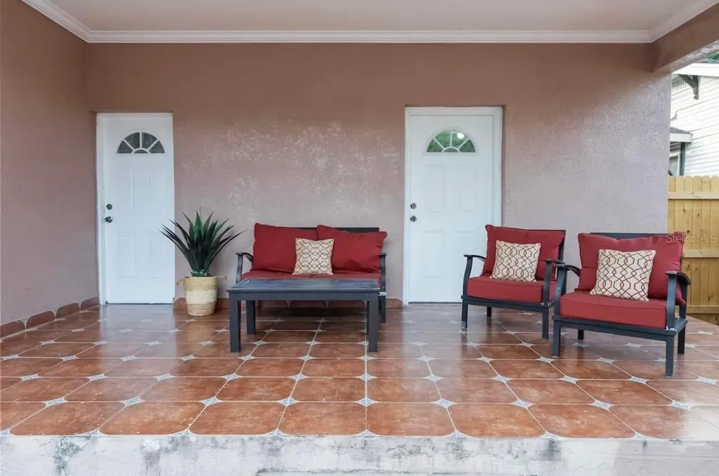 2324 W Palmetto Street Tampa FL 33607