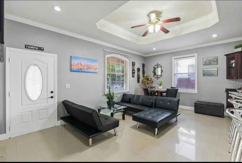 2324 W Palmetto Street Tampa FL 33607