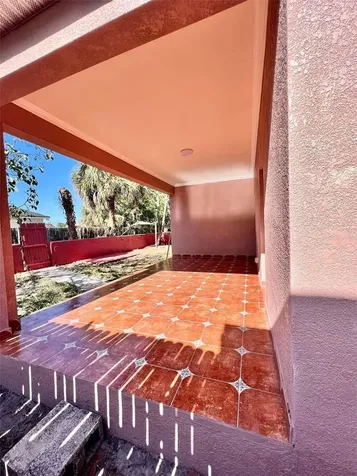 2324 W Palmetto Street Tampa FL 33607