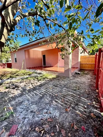 2324 W Palmetto Street Tampa FL 33607