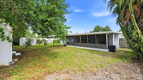 2704 52nd Avenue Terrace W Bradenton FL 34207