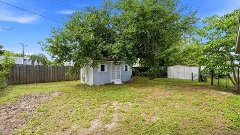 2704 52nd Avenue Terrace W Bradenton FL 34207