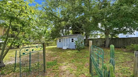 2704 52nd Avenue Terrace W Bradenton FL 34207