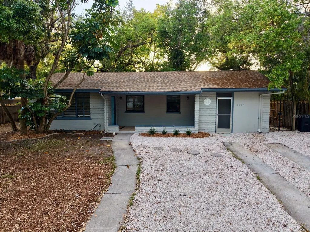 2107 Chippawa Place Sarasota FL 34234