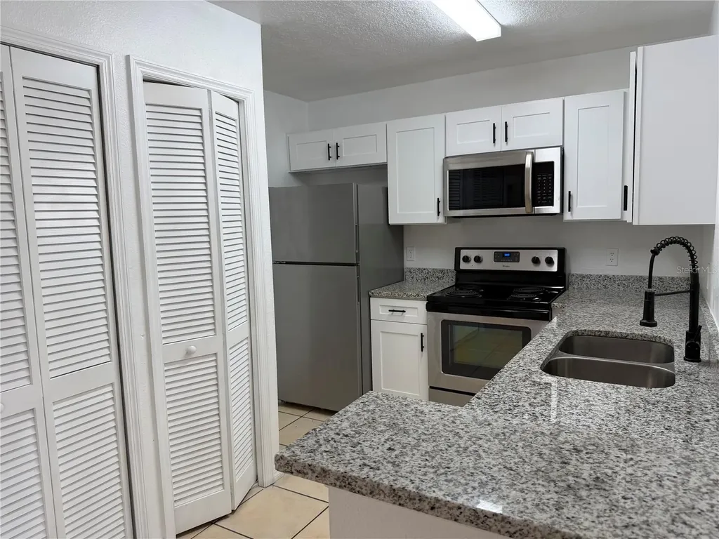 2864 Club Cortile Circle Kissimmee FL 34746