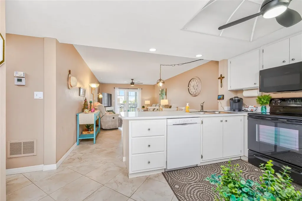 12274 SW Egret Circle Lake Suzy FL 34269