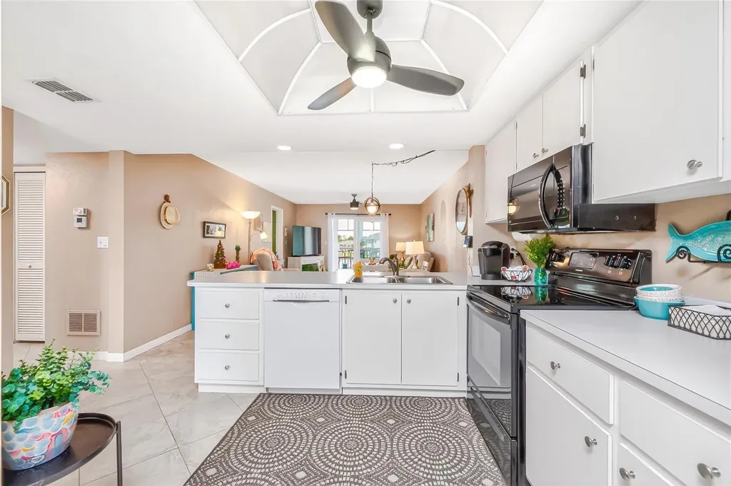 12274 SW Egret Circle Lake Suzy FL 34269